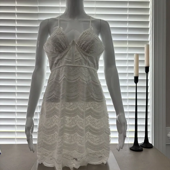 For Love & Lemons Elegant White Lace Dress | NWT | SZ M - Picture 3 of 9
